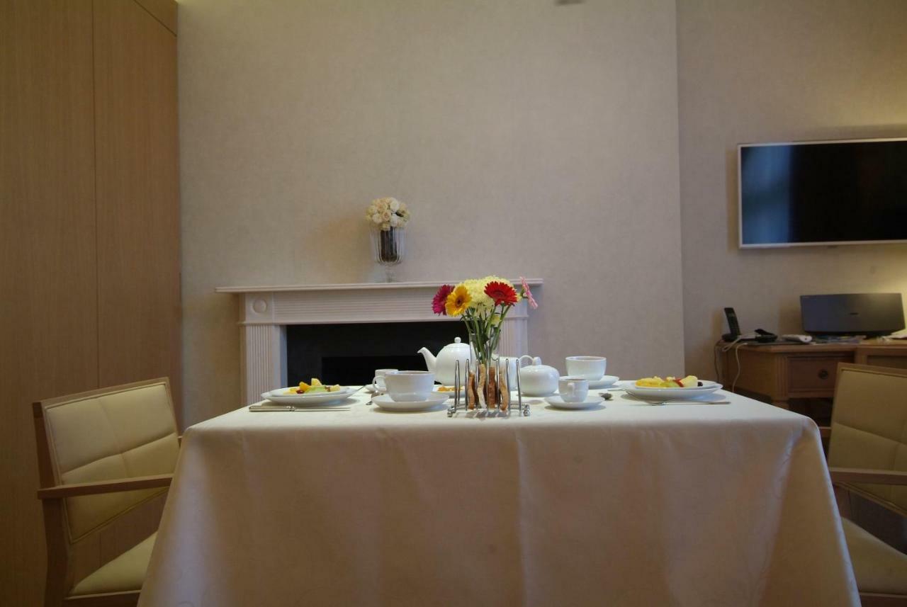 Chelsea: Exceptional 1Br W/Views Of The River Thames & Battersea Park Lägenhet London Exteriör bild